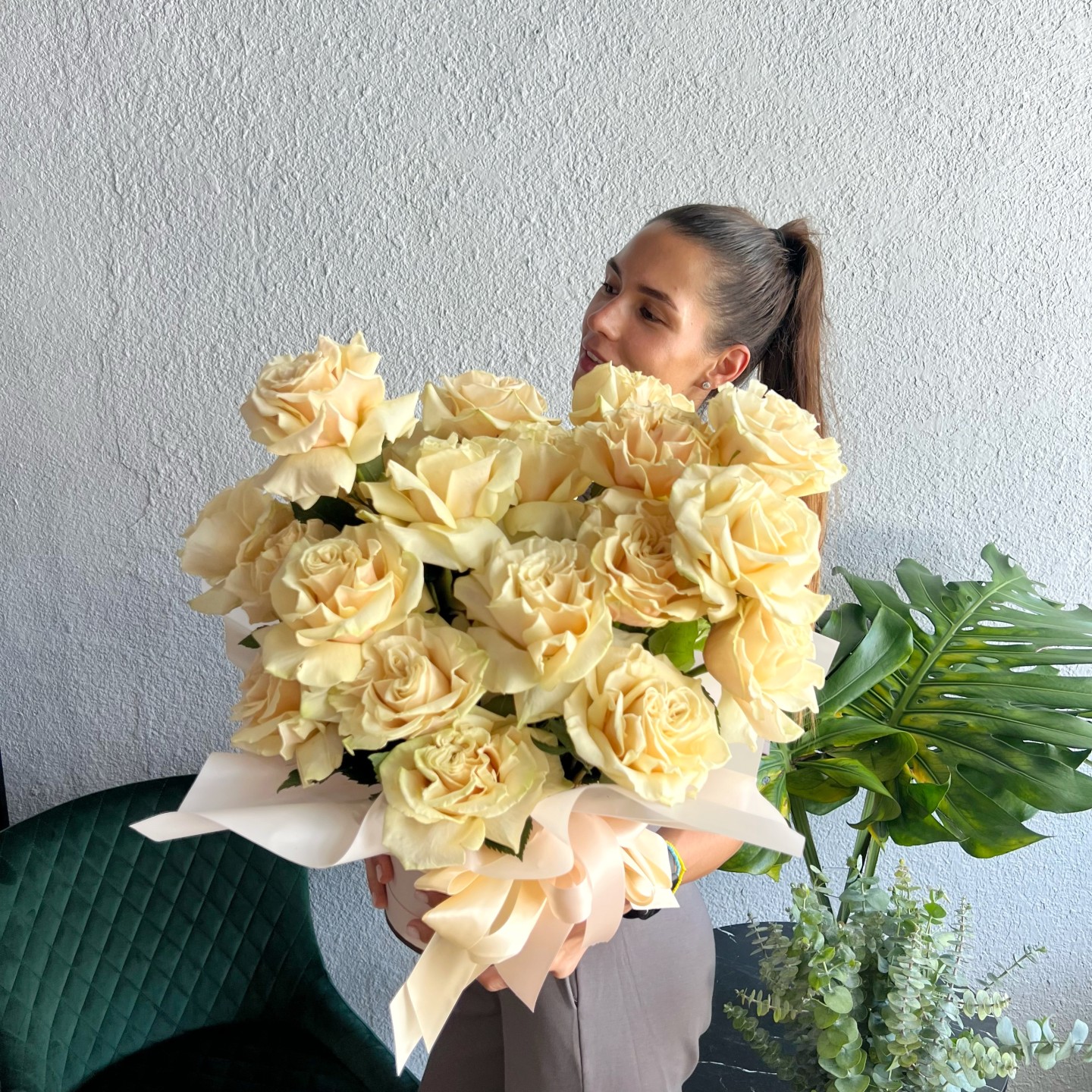 Creme Roses Cloud Box Creme Roses Cloud Box