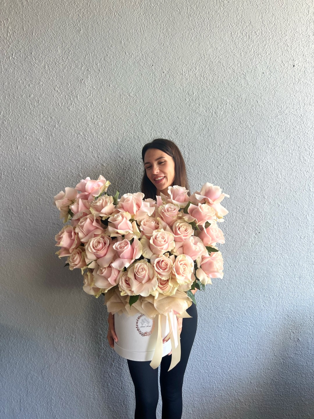 Light Pink Mondial Roses Cloud Large Box