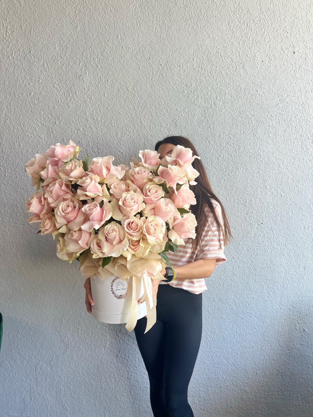 Light Pink Mondial Roses Cloud Large Box