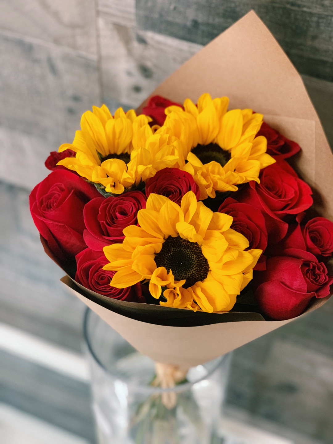 Sunny Novel Hand-tied Bouquet