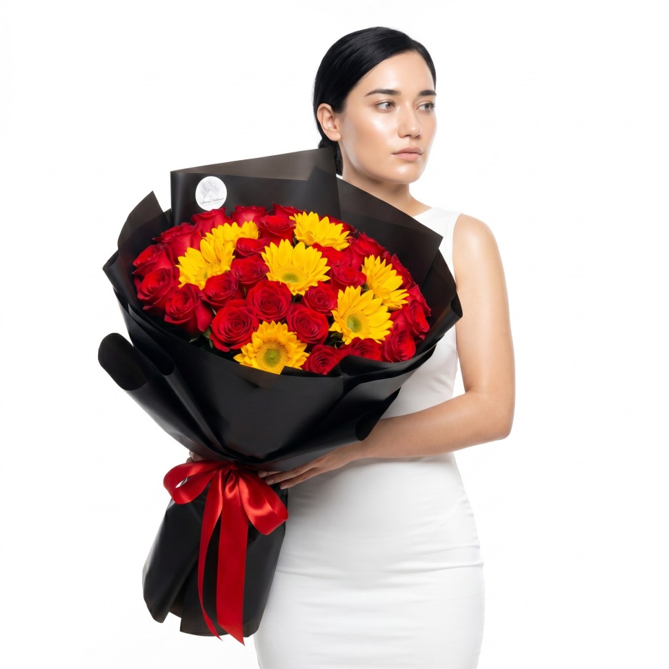 Sunny Novel Hand-tied Bouquet