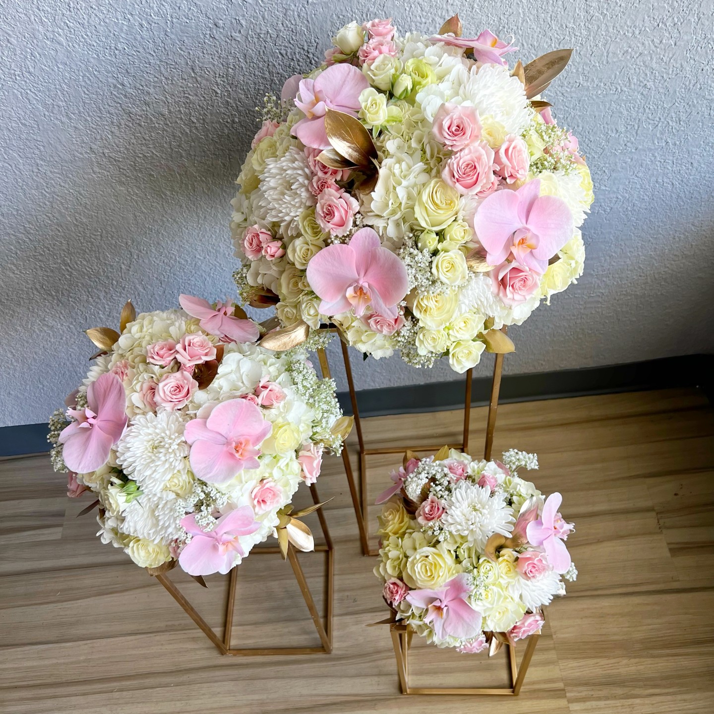 Pinky Clouds Flower Arrangement Set