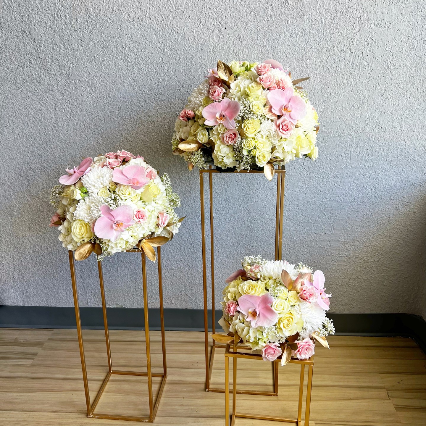 Pinky Clouds Flower Arrangement Set