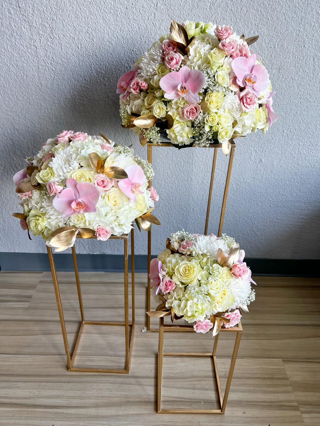 Pinky Clouds Flower Arrangement Set