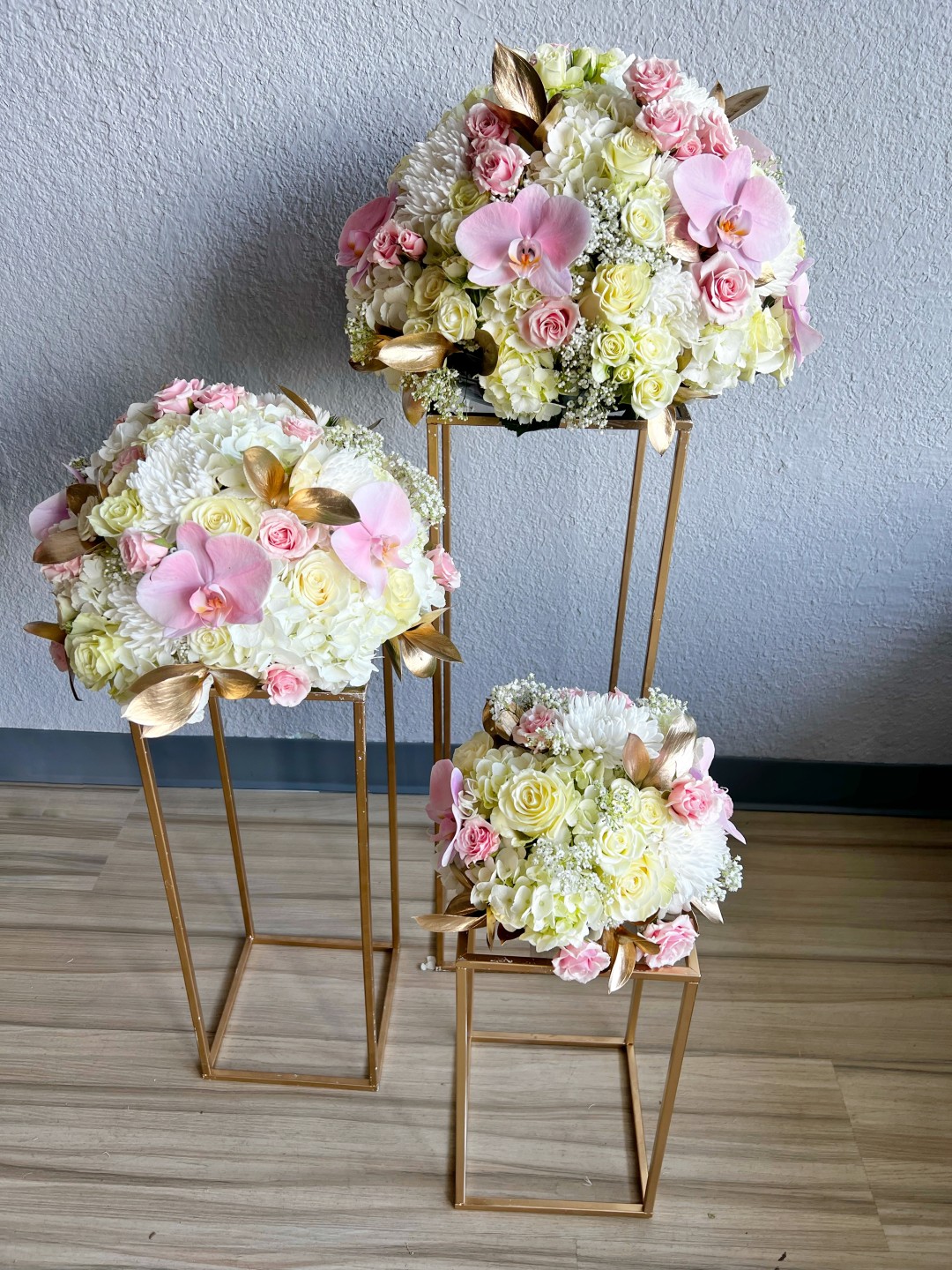 Pinky Clouds Flower Arrangement Set